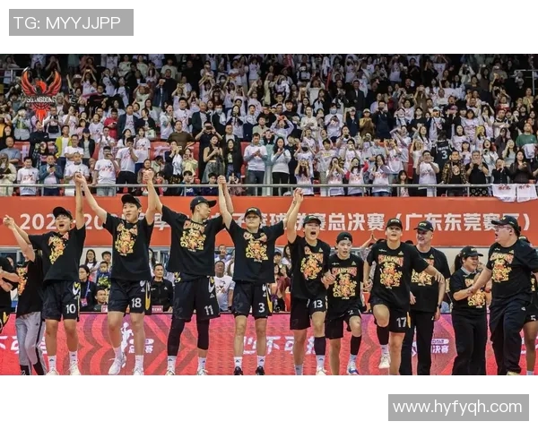 杜锋携手新锐阵容再战赛场 持续推动篮球改革与青训发展